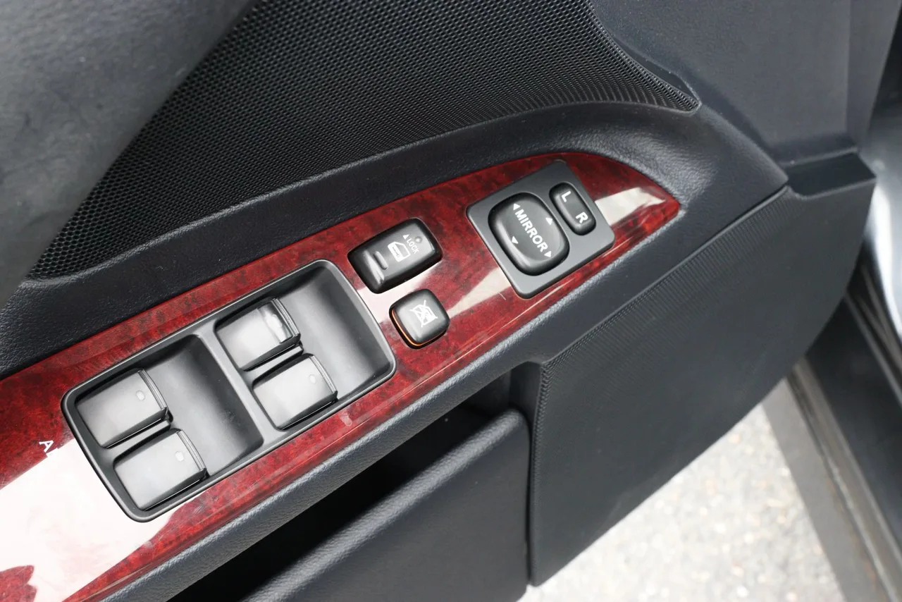 2007 Lexus IS IS 250 Sedan 4D in gray — photo 11 of 39