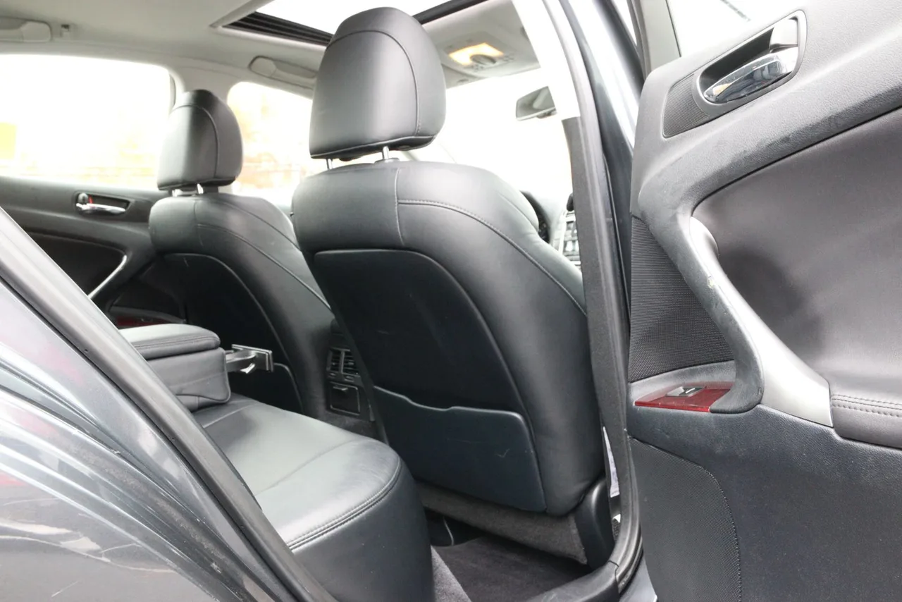 2007 Lexus IS IS 250 Sedan 4D in gray — photo 20 of 39