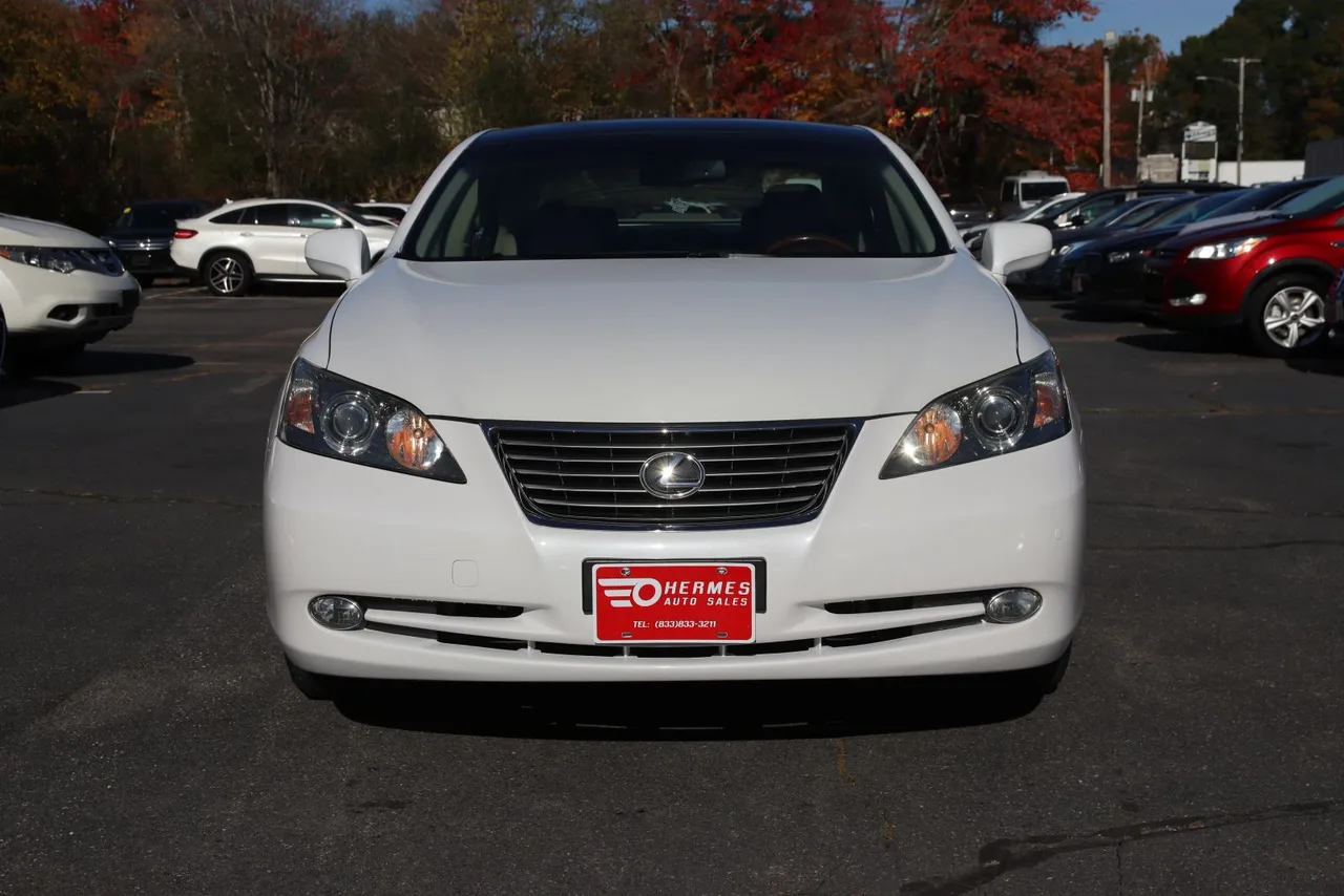2008 Lexus ES ES 350 Sedan 4D in white — photo 2 of 42