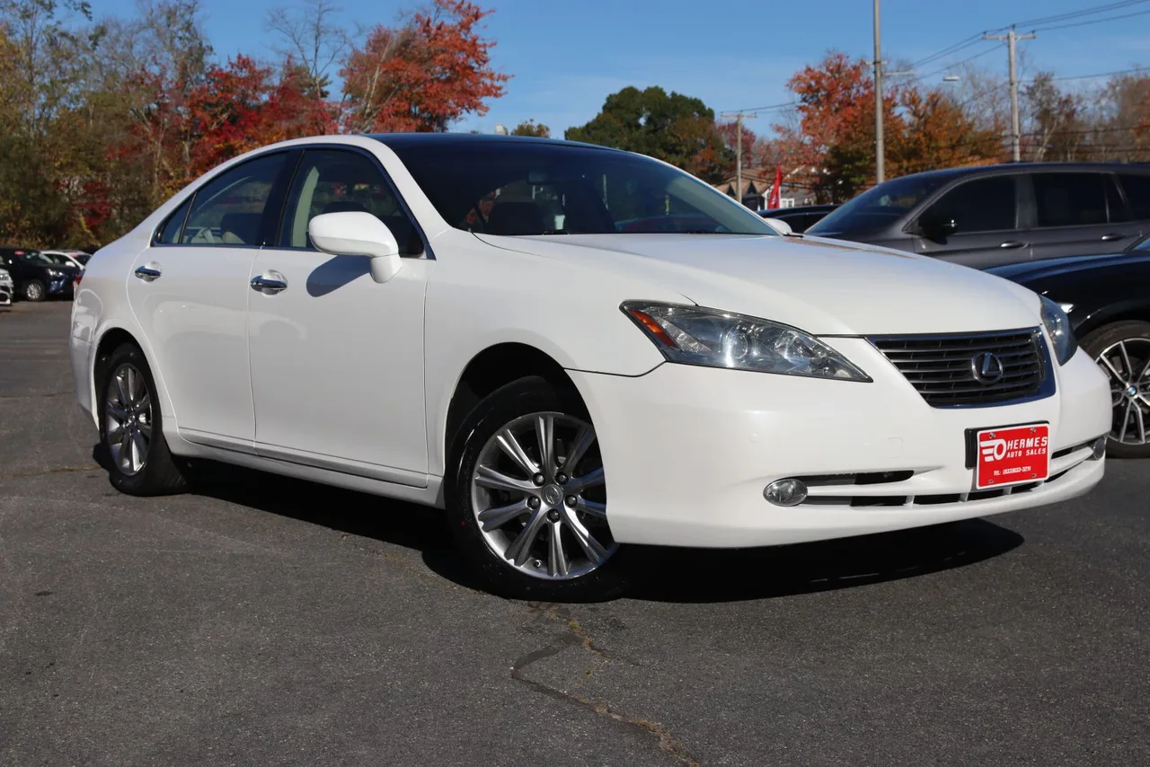 2008 Lexus ES ES 350 Sedan 4D in white — photo 3 of 42