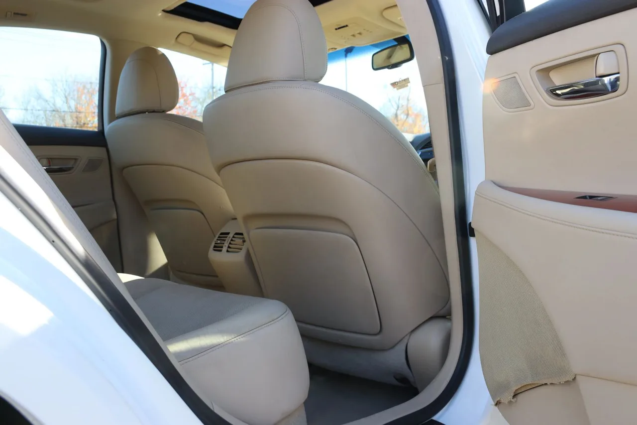 2008 Lexus ES ES 350 Sedan 4D in white — photo 22 of 42