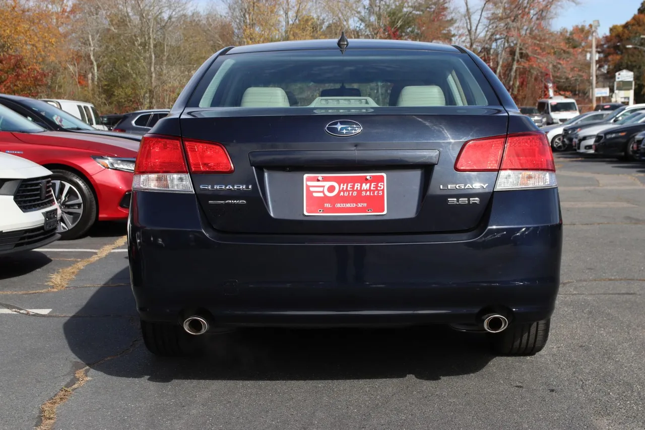 2012 Subaru Legacy 3.6R Limited Sedan 4D in blue — photo 9 of 40