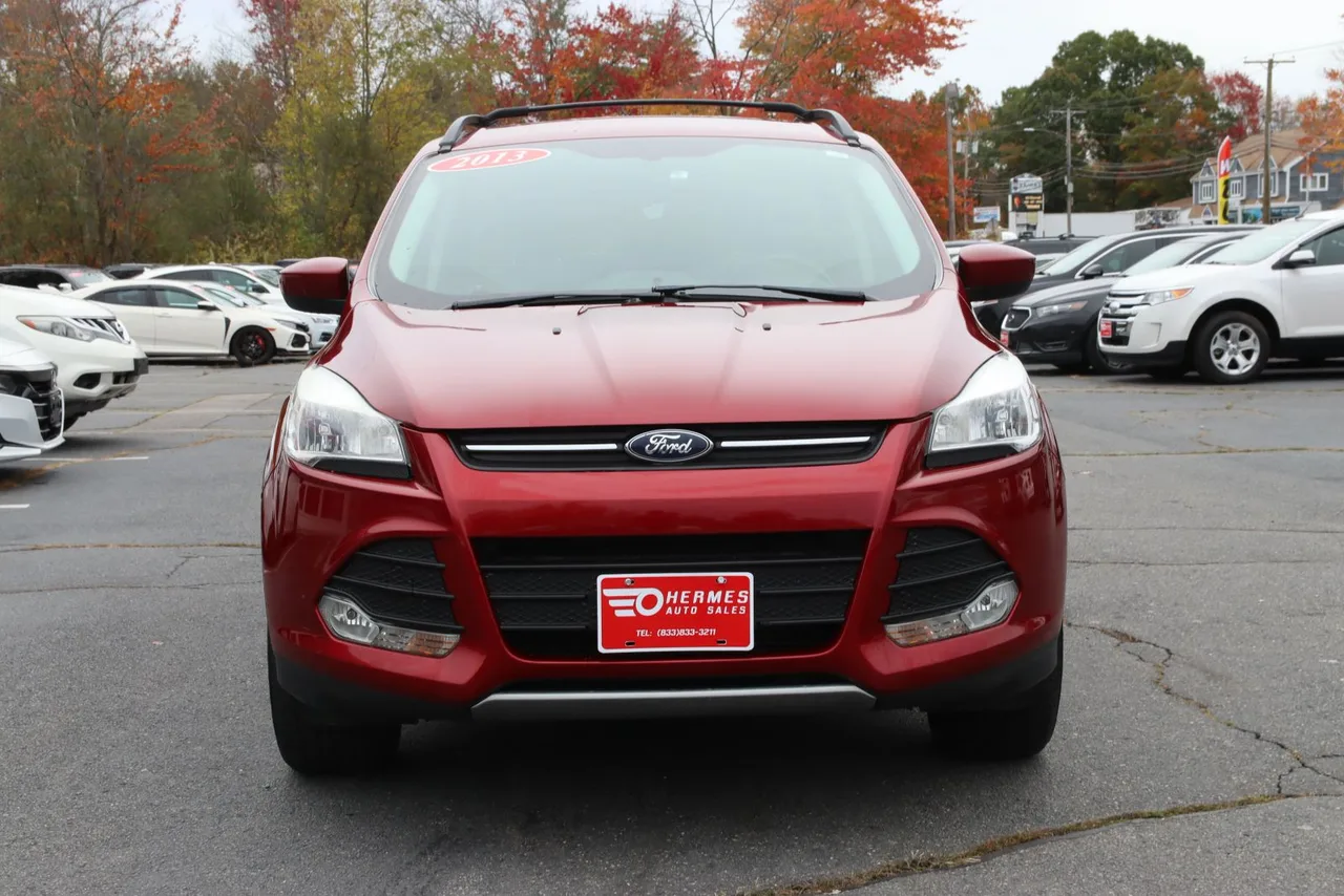 2013 Ford Escape SE Sport Utility 4D in burgundy — photo 2 of 35