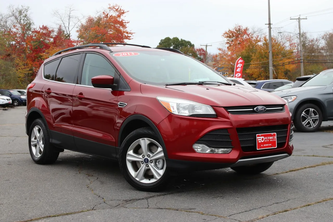 2013 Ford Escape SE Sport Utility 4D in burgundy — photo 3 of 35