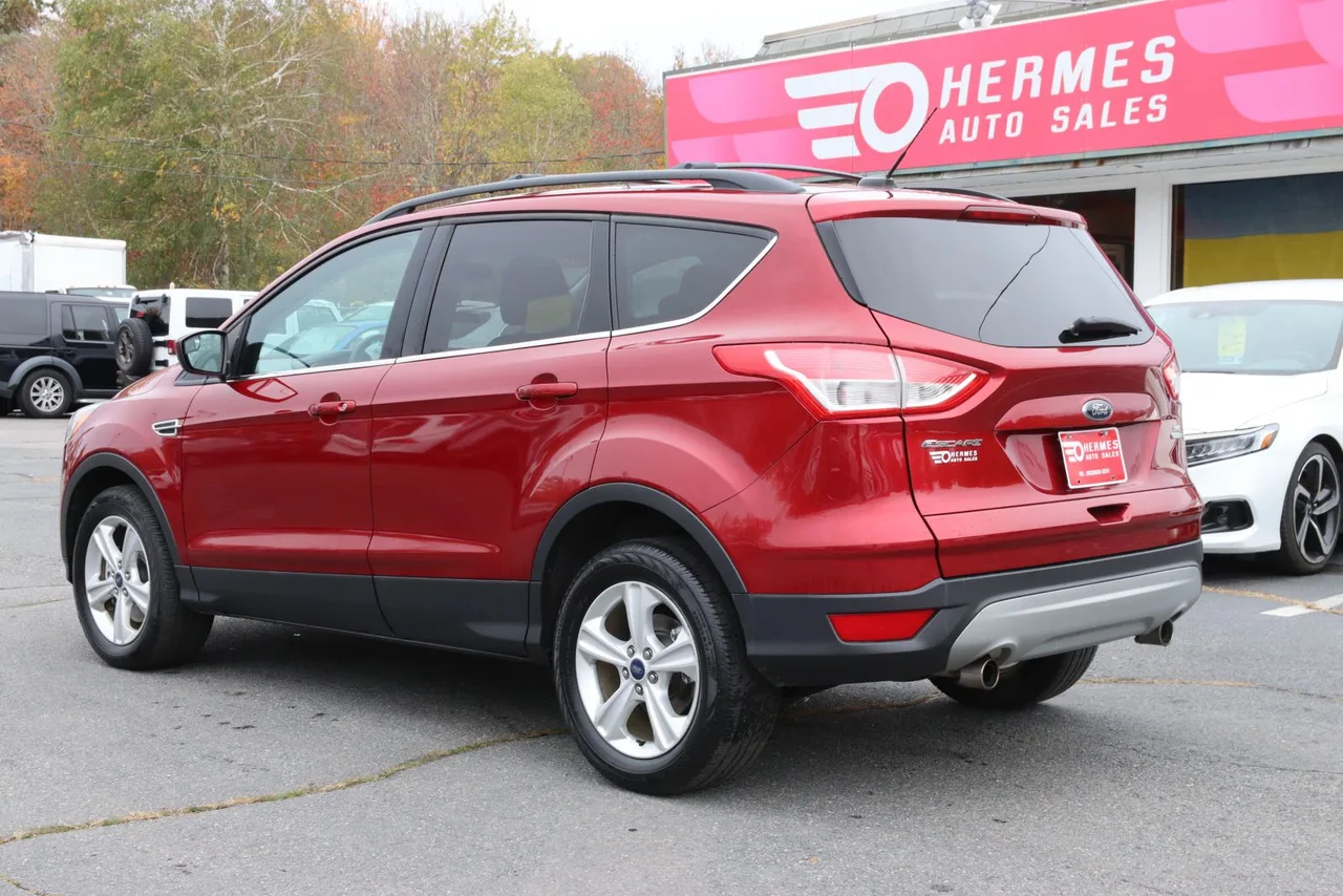 2013 Ford Escape SE Sport Utility 4D in burgundy — photo 6 of 35