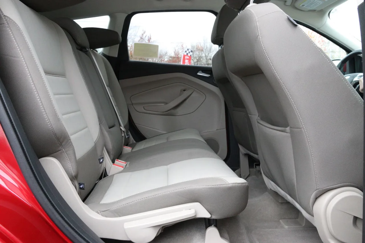 2013 Ford Escape SE Sport Utility 4D in burgundy — photo 19 of 35