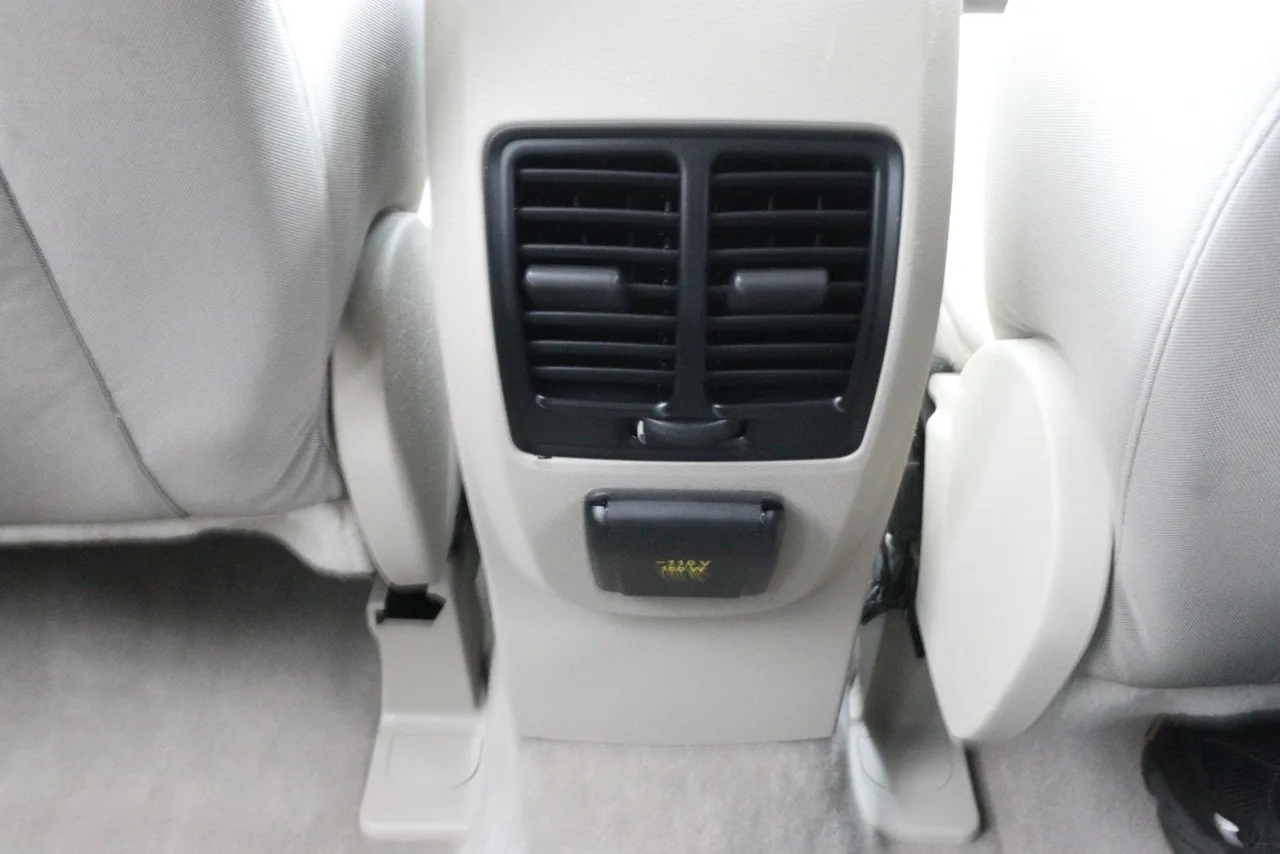 2013 Ford Escape SE Sport Utility 4D in burgundy — photo 22 of 35