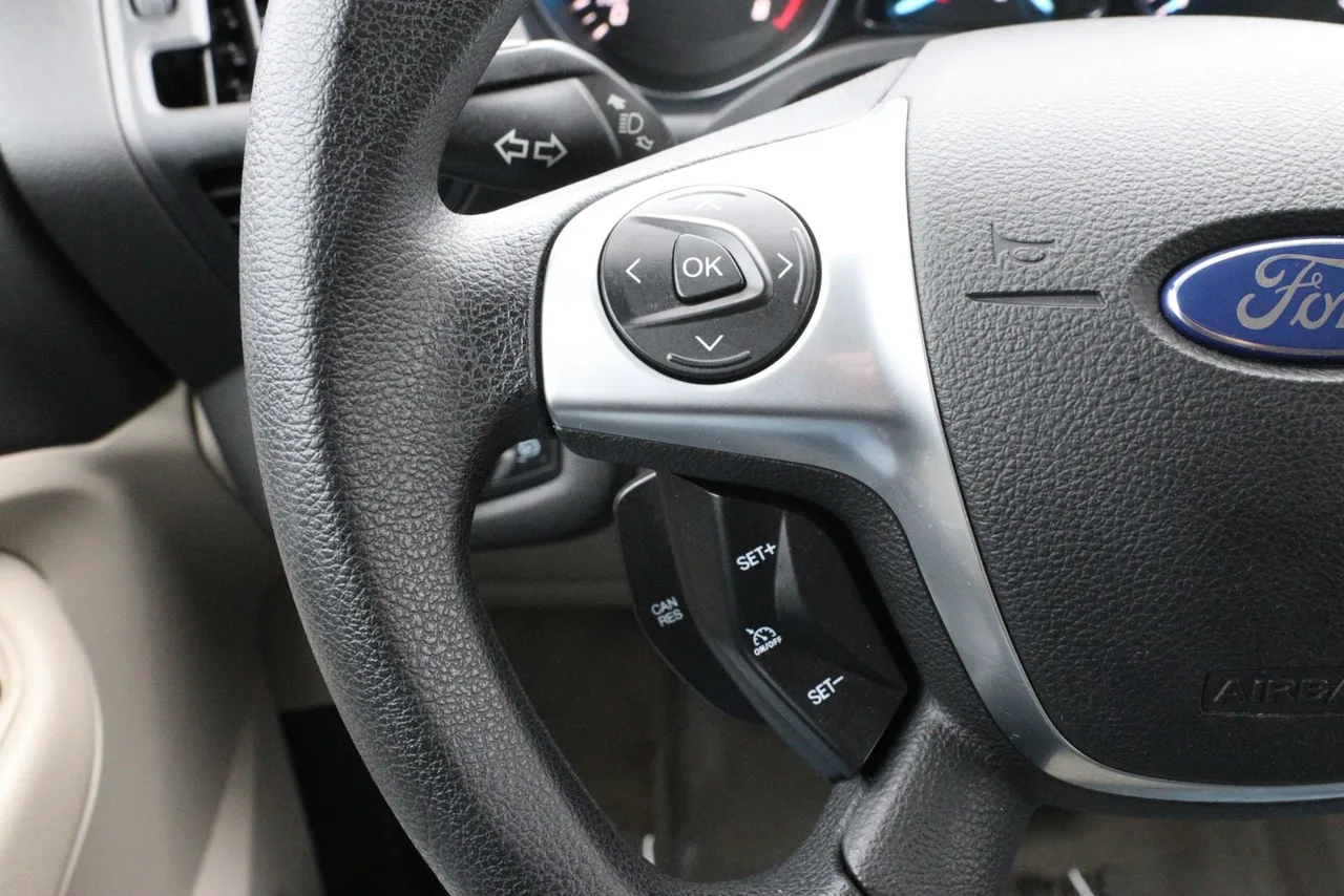 2013 Ford Escape SE Sport Utility 4D in burgundy — photo 32 of 35