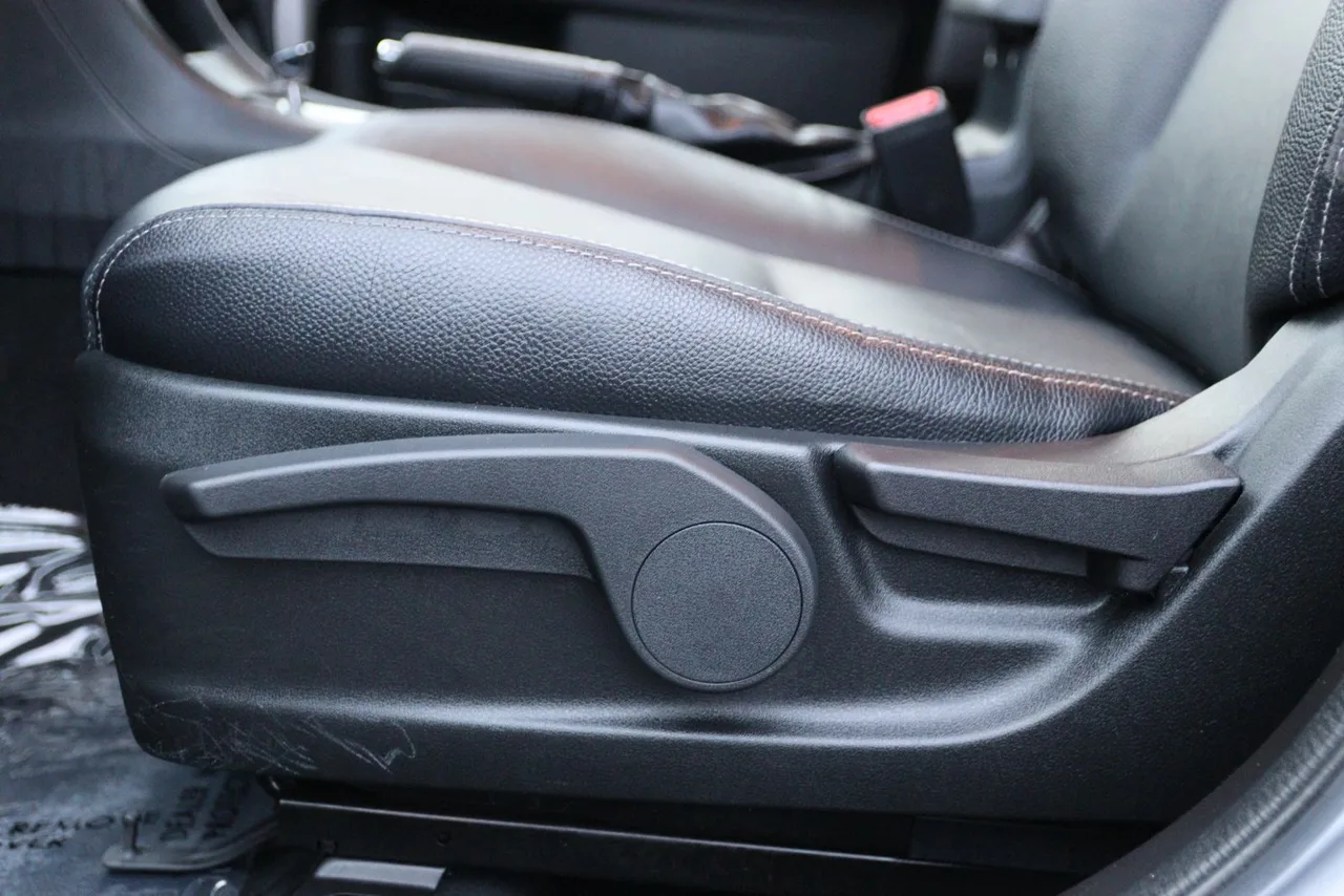2013 Subaru Impreza 2.0i Sport Limited Wagon 4D in silver — photo 16 of 37