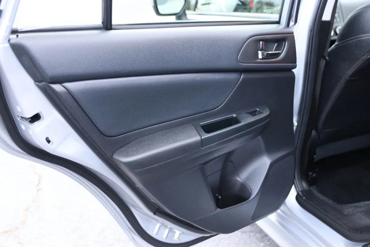2013 Subaru Impreza 2.0i Sport Limited Wagon 4D in silver — photo 17 of 37