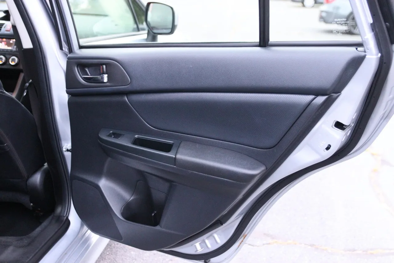 2013 Subaru Impreza 2.0i Sport Limited Wagon 4D in silver — photo 20 of 37