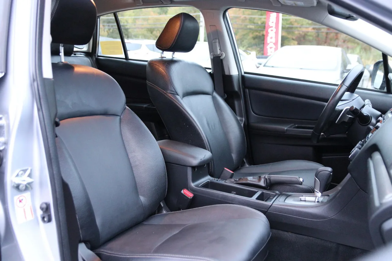 2013 Subaru Impreza 2.0i Sport Limited Wagon 4D in silver — photo 24 of 37