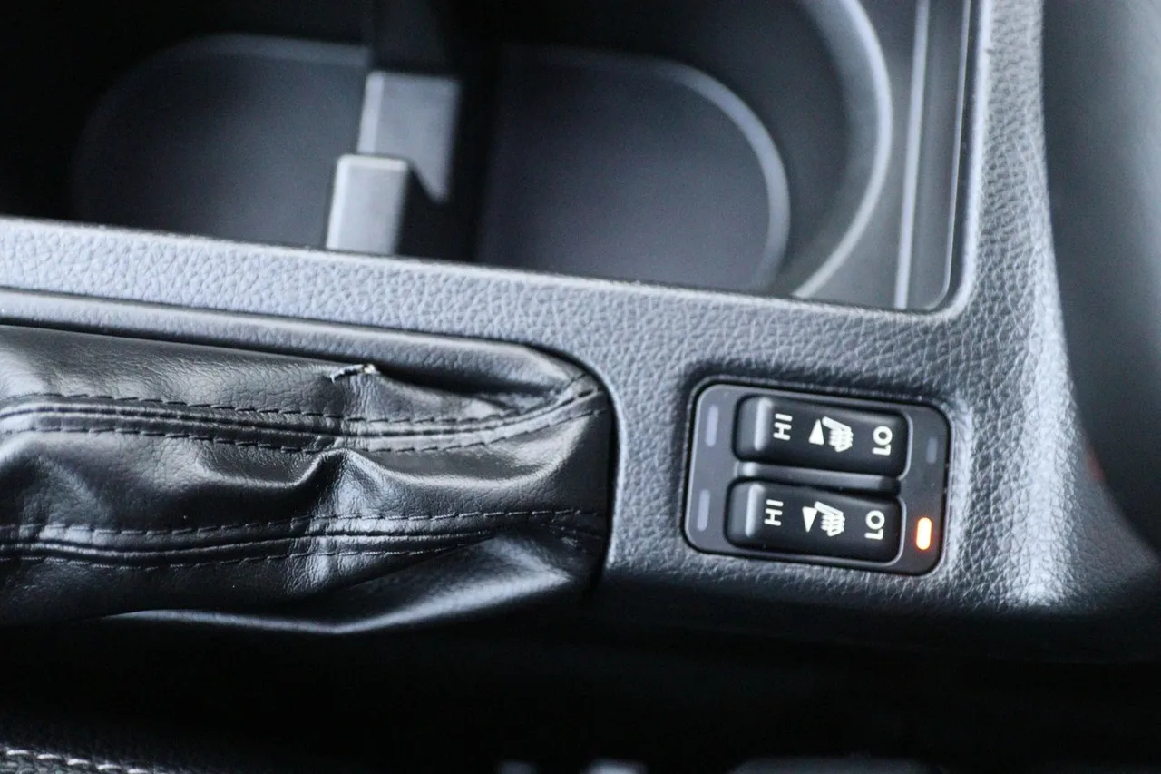 2013 Subaru Impreza 2.0i Sport Limited Wagon 4D in silver — photo 29 of 37