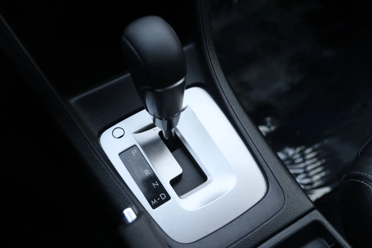 2013 Subaru Impreza 2.0i Sport Limited Wagon 4D in silver — photo 30 of 37