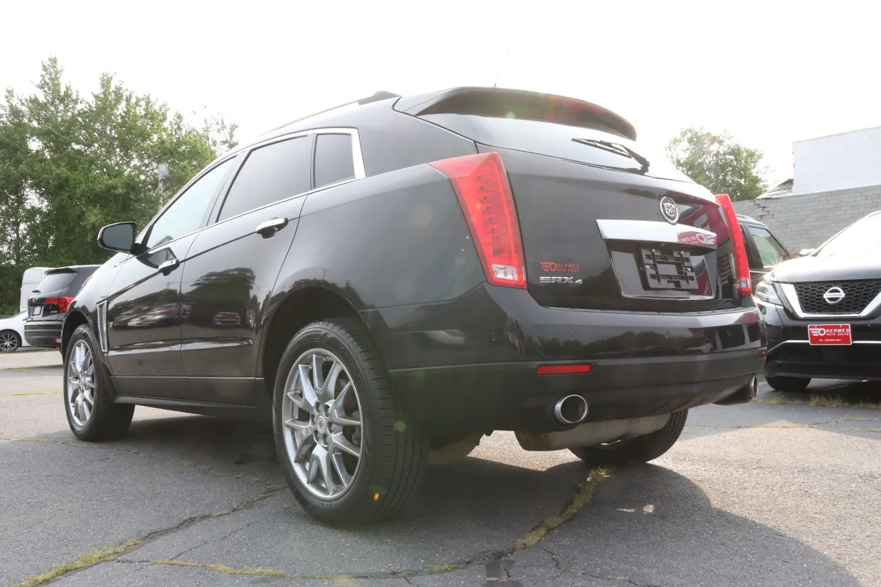 2014 Cadillac SRX Performance Collection Sport Utility 4D in black — photo 3 of 33