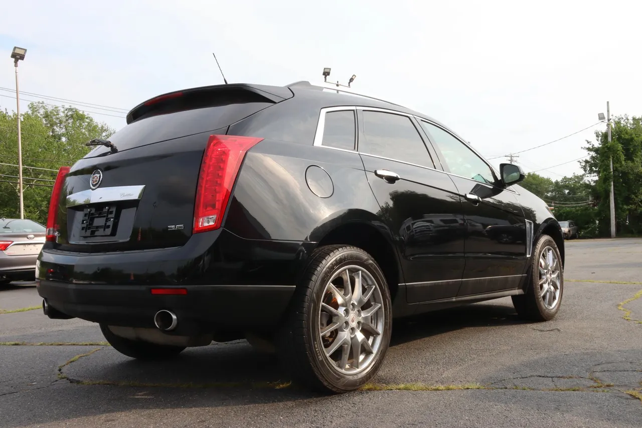 2014 Cadillac SRX Performance Collection Sport Utility 4D in black — photo 5 of 33
