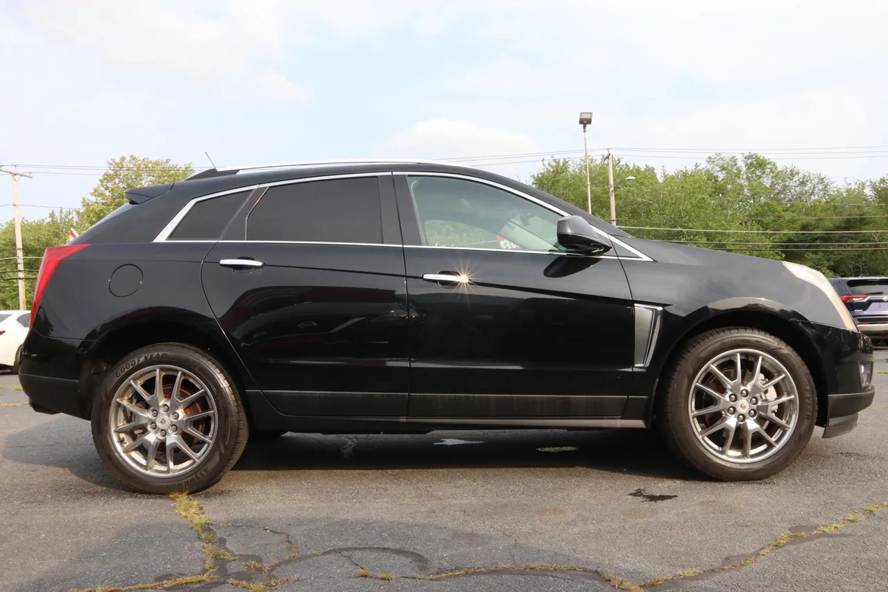 2014 Cadillac SRX Performance Collection Sport Utility 4D in black — photo 6 of 33
