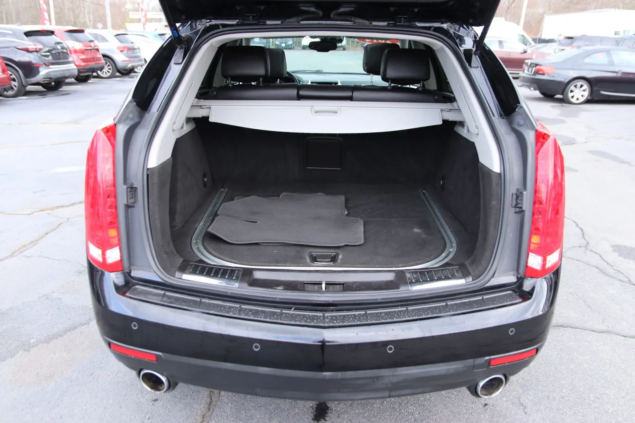 2014 Cadillac SRX Performance Collection Sport Utility 4D in black — photo 17 of 33