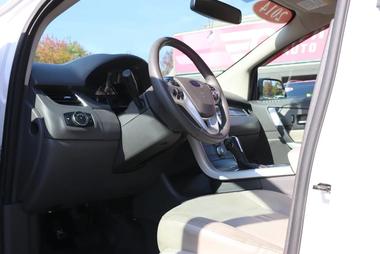 2014 Ford Edge SEL Sport Utility 4D in white — photo 14 of 39