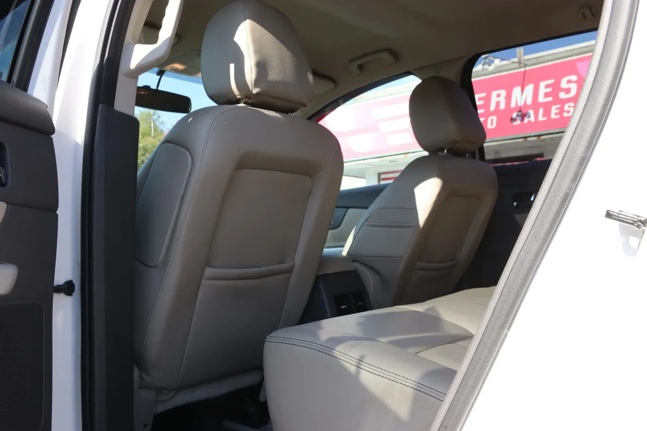 2014 Ford Edge SEL Sport Utility 4D in white — photo 20 of 39
