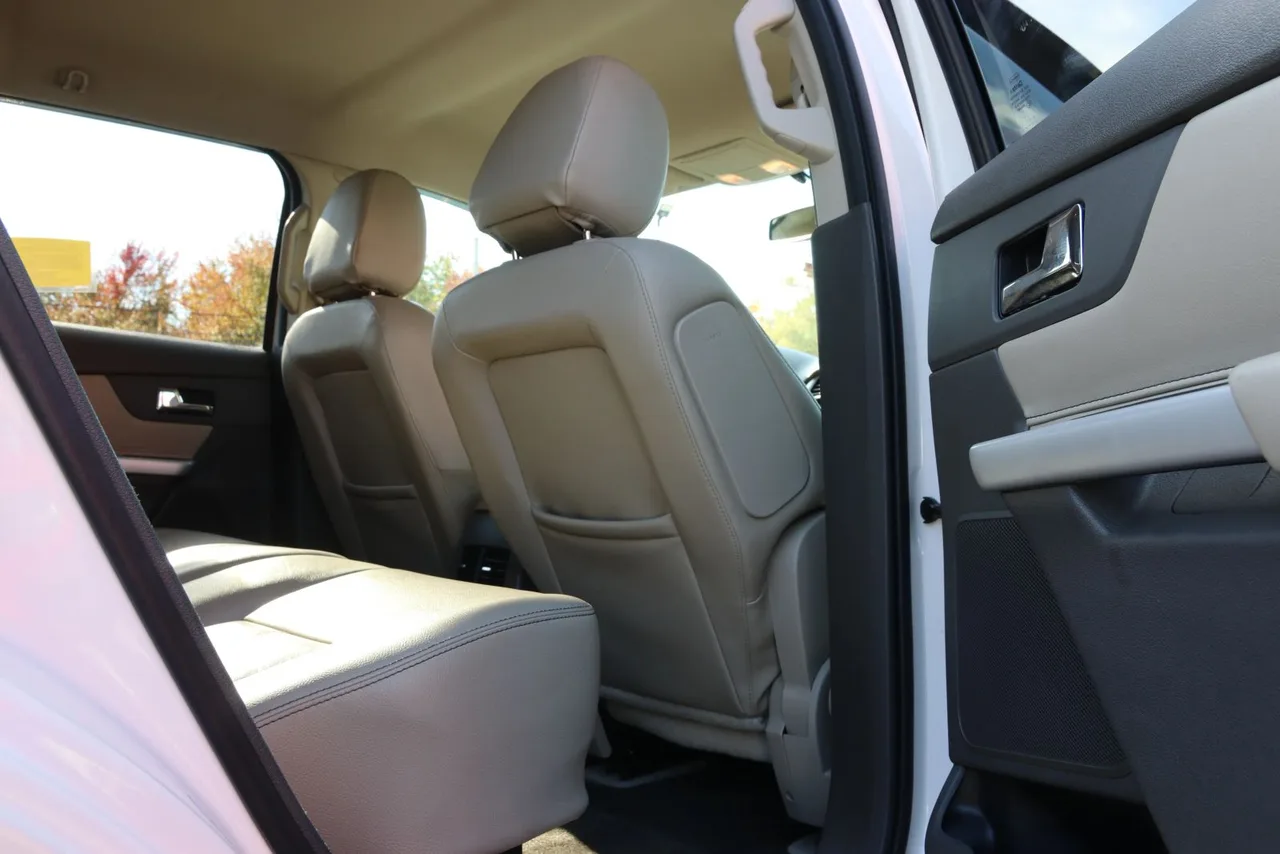 2014 Ford Edge SEL Sport Utility 4D in white — photo 23 of 39
