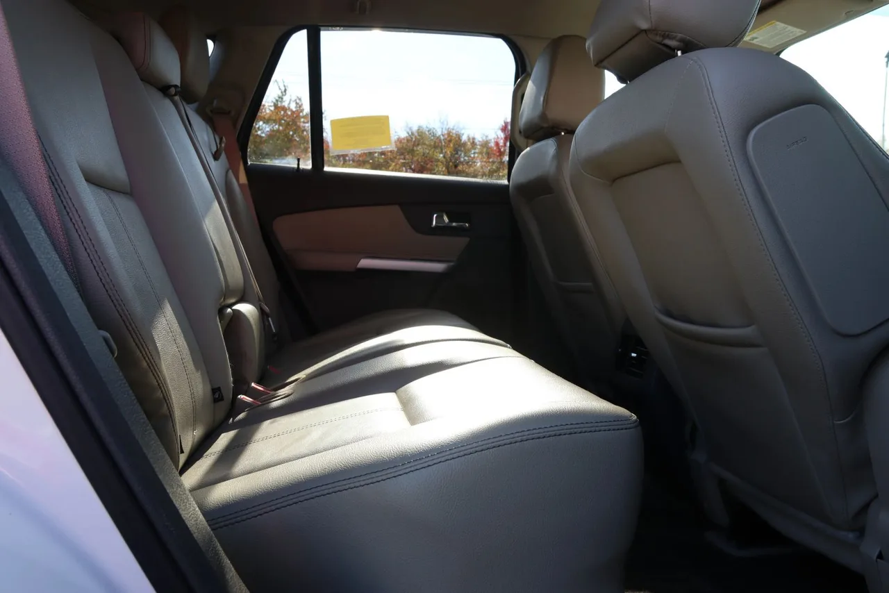 2014 Ford Edge SEL Sport Utility 4D in white — photo 24 of 39