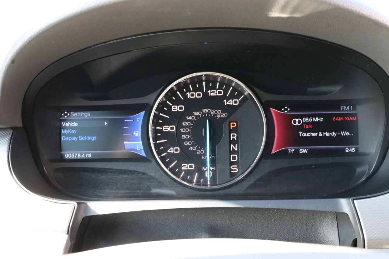 2014 Ford Edge SEL Sport Utility 4D in white — photo 31 of 39