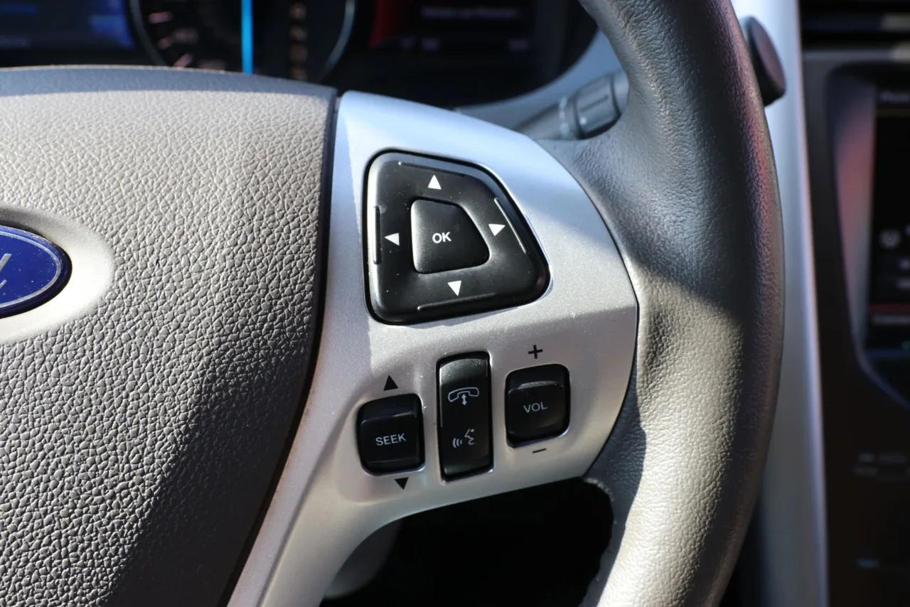 2014 Ford Edge SEL Sport Utility 4D in white — photo 38 of 39