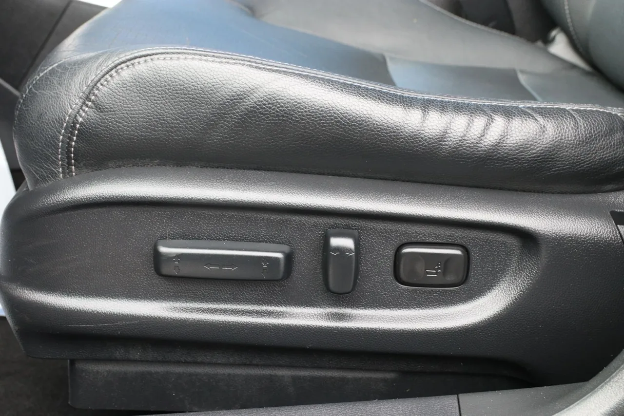 2014 Honda Accord EX-L Sedan 4D in black — photo 15 of 36