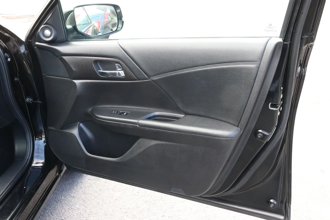 2014 Honda Accord EX-L Sedan 4D in black — photo 24 of 36