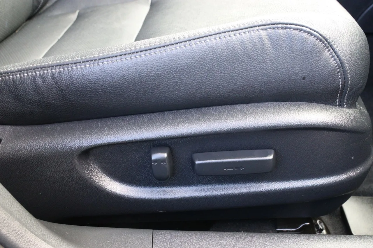 2014 Honda Accord EX-L Sedan 4D in black — photo 25 of 36