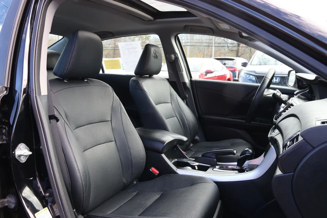 2014 Honda Accord EX-L Sedan 4D in black — photo 26 of 36
