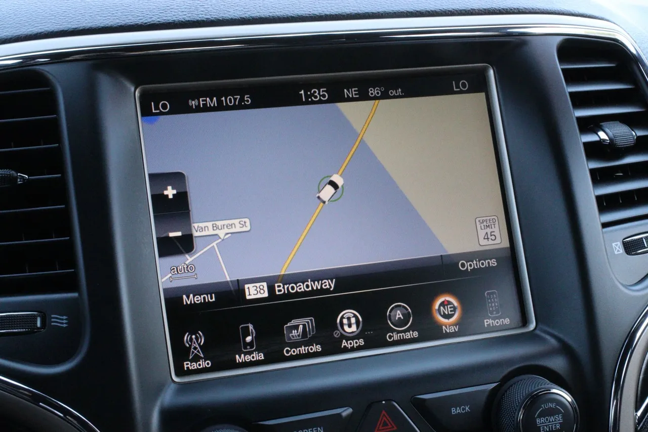 2014 Jeep Grand Cherokee Limited Sport Utility 4D in black — photo 28 of 31