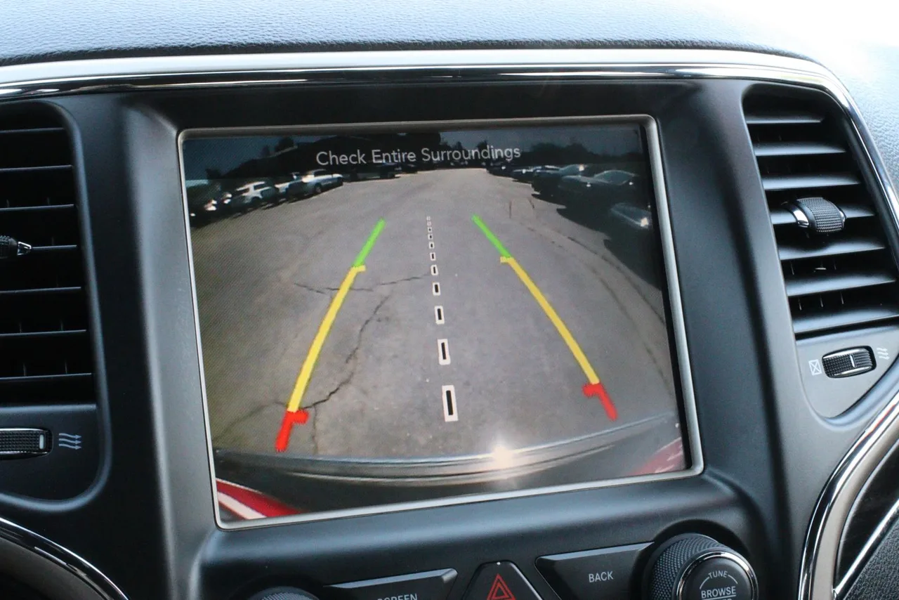2014 Jeep Grand Cherokee Limited Sport Utility 4D in black — photo 29 of 31