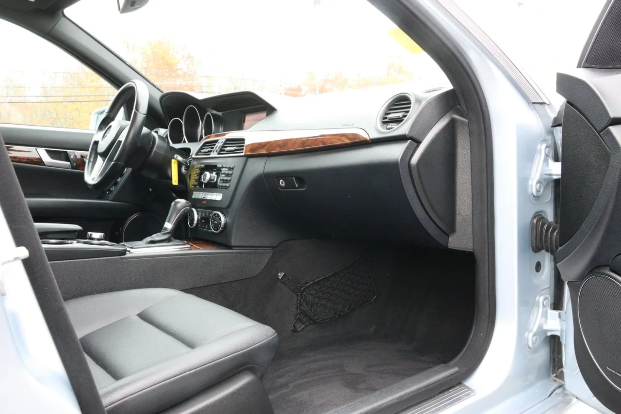 2014 Mercedes-Benz C-Class C 300 4MATIC Sport Sedan 4D in silver — photo 20 of 33