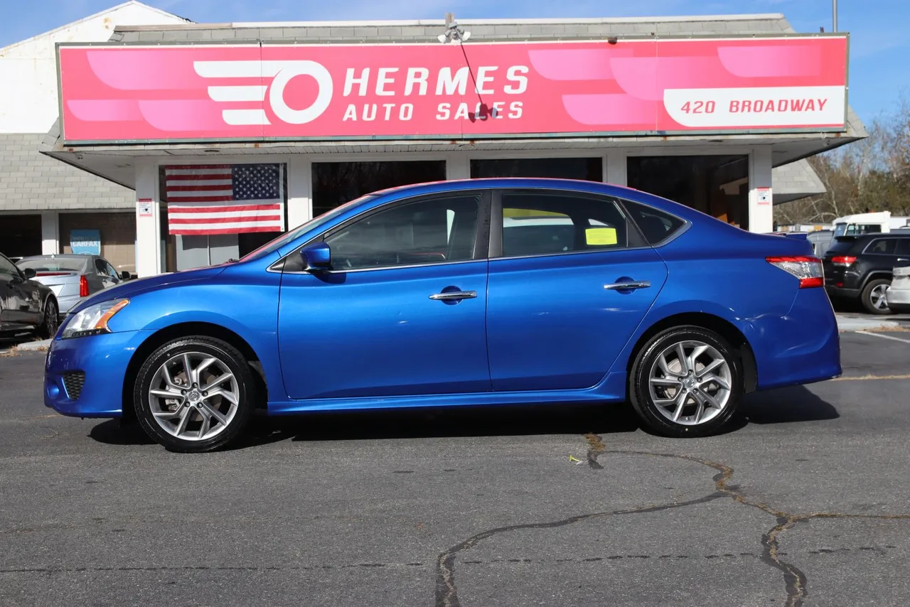 2014 Nissan Sentra SR Sedan 4D in blue — photo 5 of 36