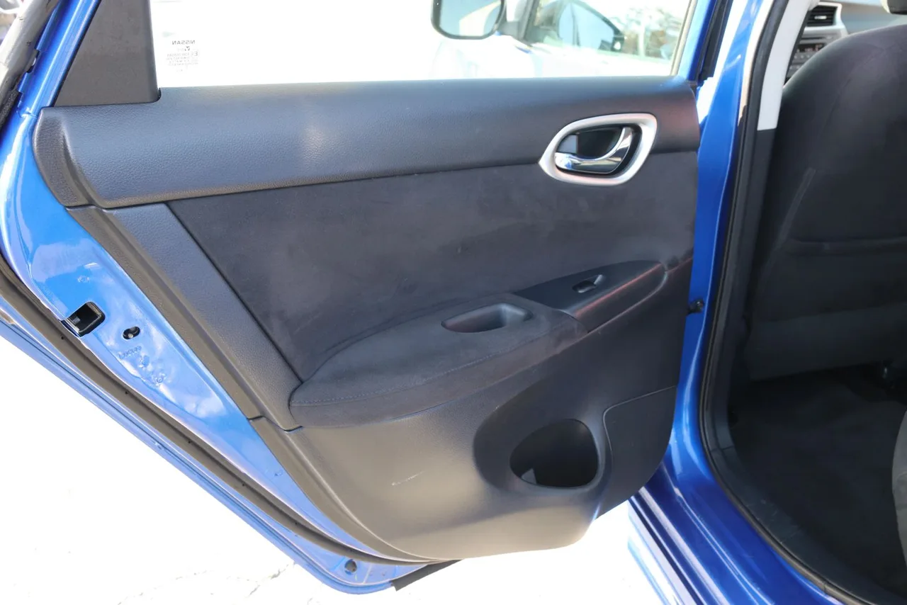2014 Nissan Sentra SR Sedan 4D in blue — photo 16 of 36
