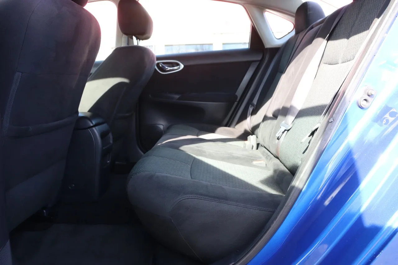 2014 Nissan Sentra SR Sedan 4D in blue — photo 18 of 36