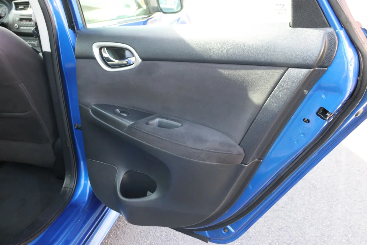2014 Nissan Sentra SR Sedan 4D in blue — photo 19 of 36