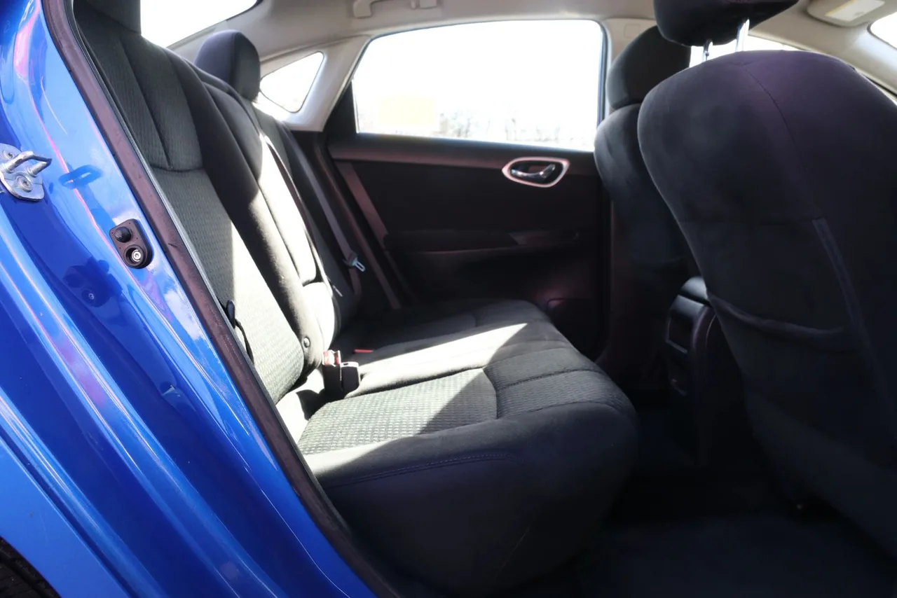2014 Nissan Sentra SR Sedan 4D in blue — photo 21 of 36