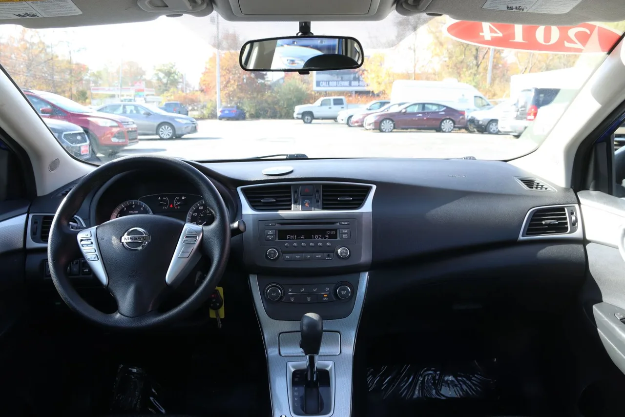 2014 Nissan Sentra SR Sedan 4D in blue — photo 25 of 36
