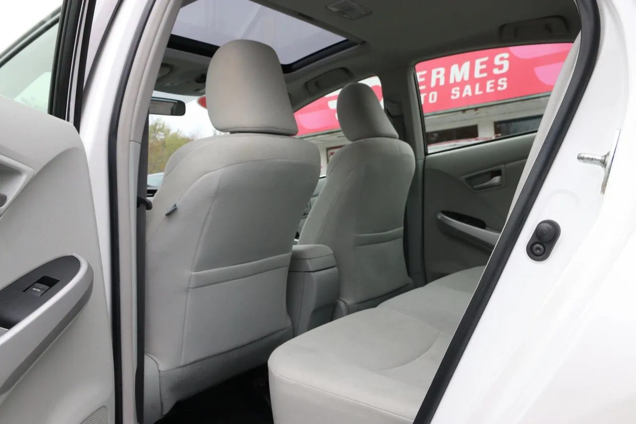 2014 Toyota Prius Three Hatchback 4D in silver — photo 18 of 38