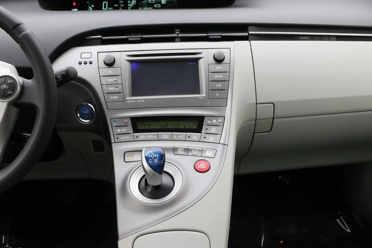 2014 Toyota Prius Three Hatchback 4D in silver — photo 27 of 38