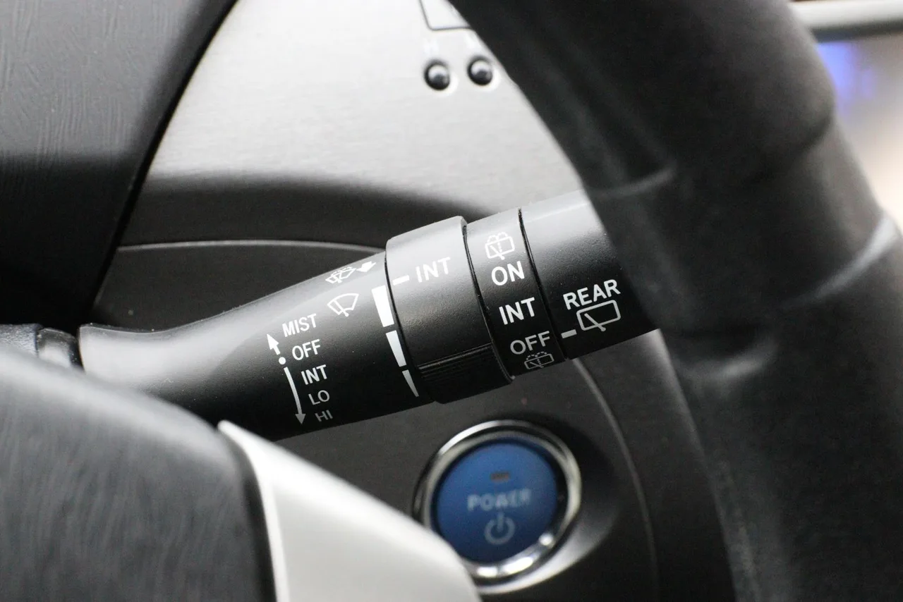 2014 Toyota Prius Three Hatchback 4D in silver — photo 34 of 38
