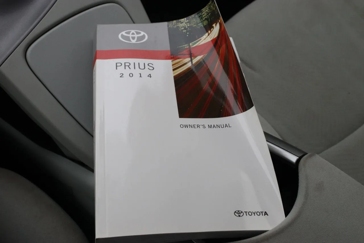 2014 Toyota Prius Three Hatchback 4D in silver — photo 37 of 38