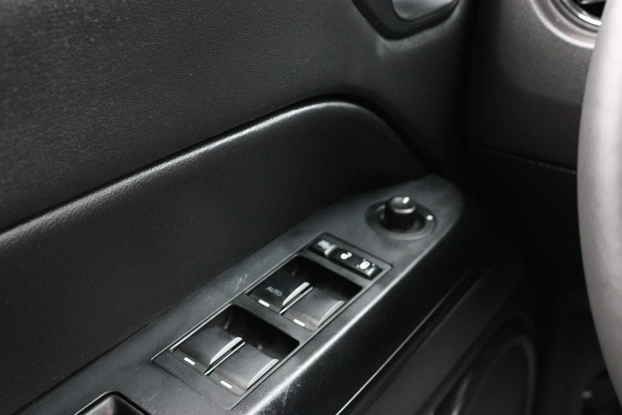2015 Jeep Patriot High Altitude Edition Sport Utility 4D in black — photo 11 of 28