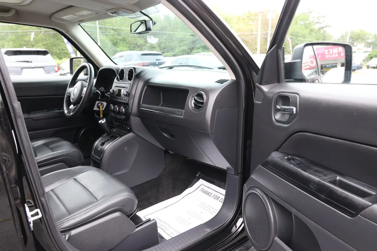 2015 Jeep Patriot High Altitude Edition Sport Utility 4D in black — photo 16 of 28