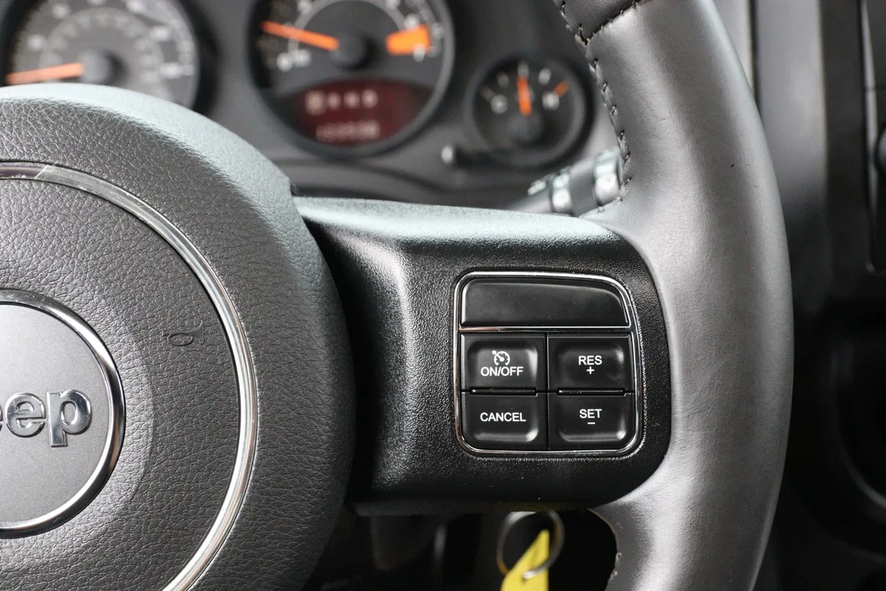 2015 Jeep Patriot High Altitude Edition Sport Utility 4D in black — photo 27 of 28