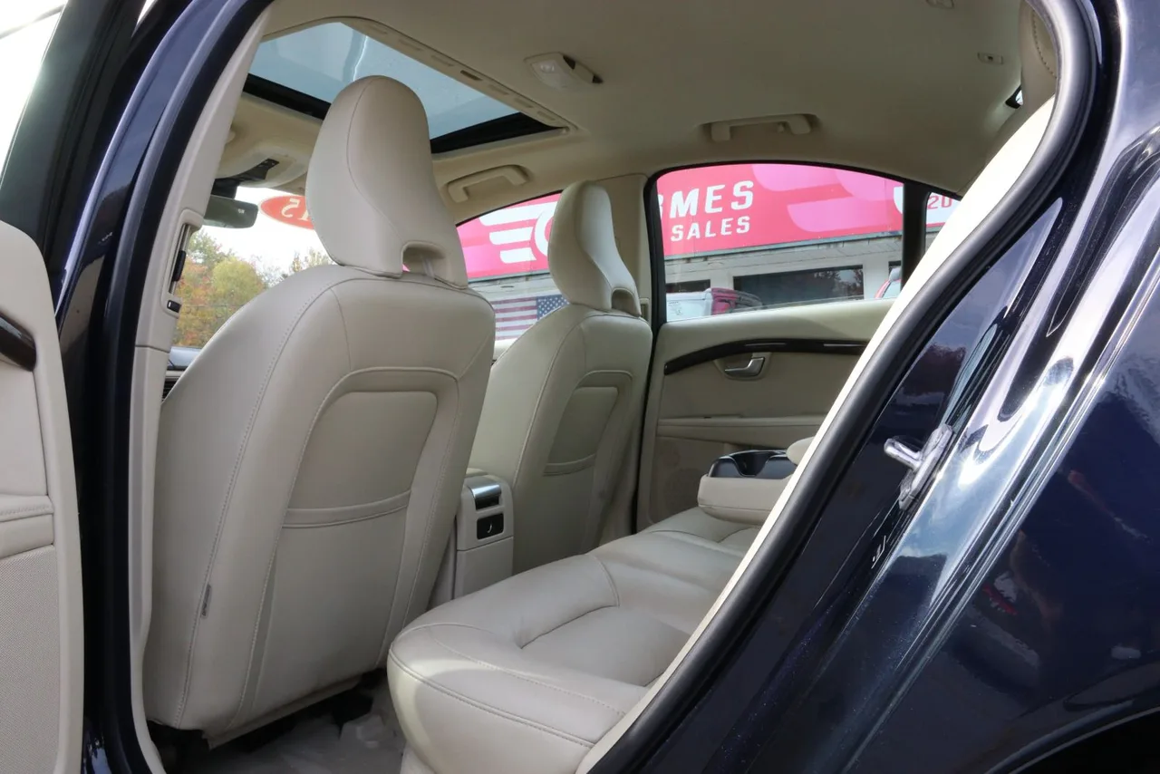 2015 Volvo S80 T6 Premier Sedan 4D (2015.5) in blue — photo 18 of 40