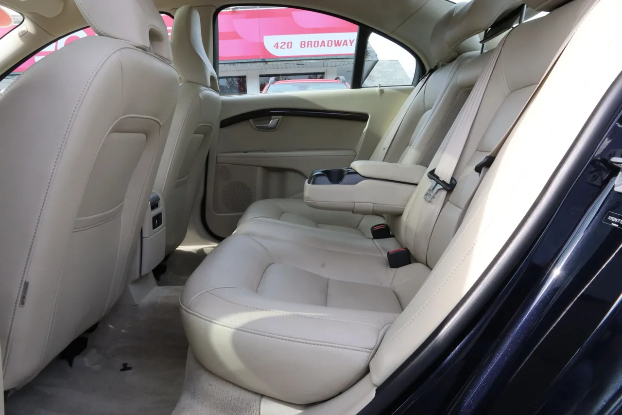 2015 Volvo S80 T6 Premier Sedan 4D (2015.5) in blue — photo 19 of 40